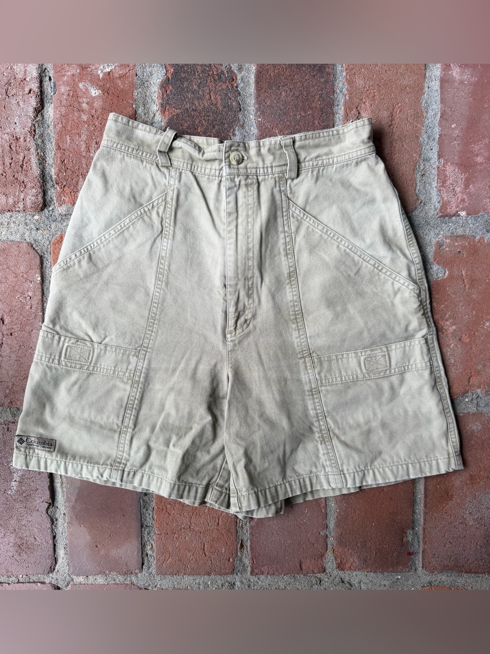 vintage Columbia beige khaki cargo shorts